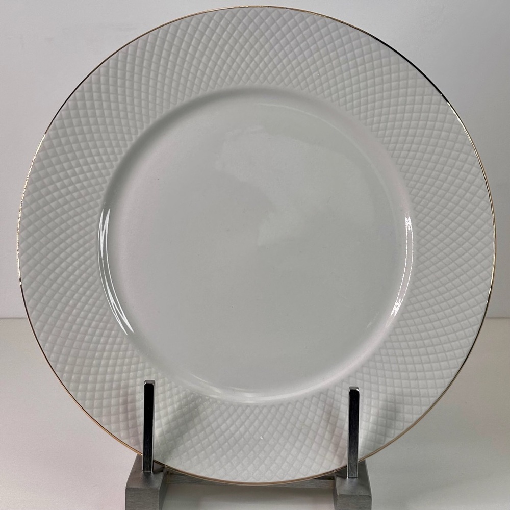 3 Dinner Plates MONTEREY BAY Fine Porcelain White Patter W Gold Trim New